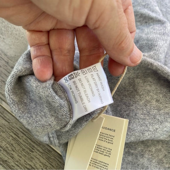 Fincati Gray Cashmere Blend Asymmetrical Sweater Poncho OSFM NWT - Picture 6 of 11